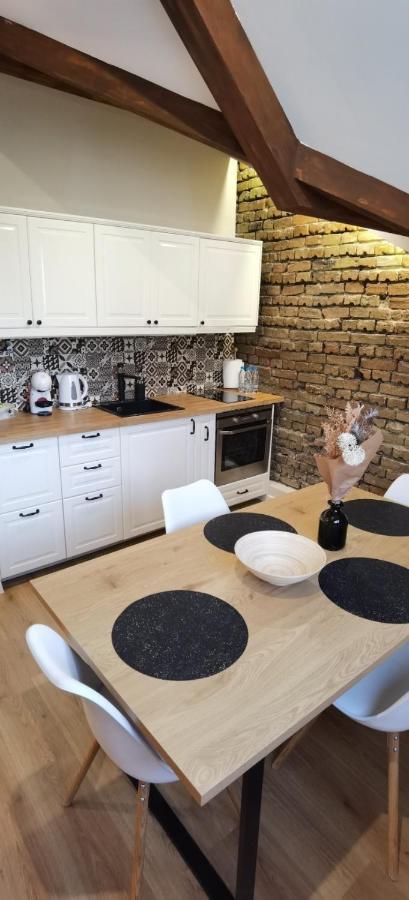 שומן Mitra Luxury Apartments מראה חיצוני תמונה
