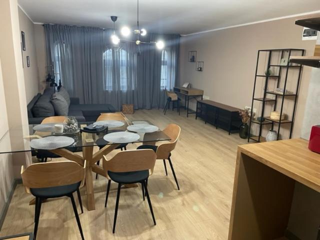 שומן Mitra Luxury Apartments מראה חיצוני תמונה