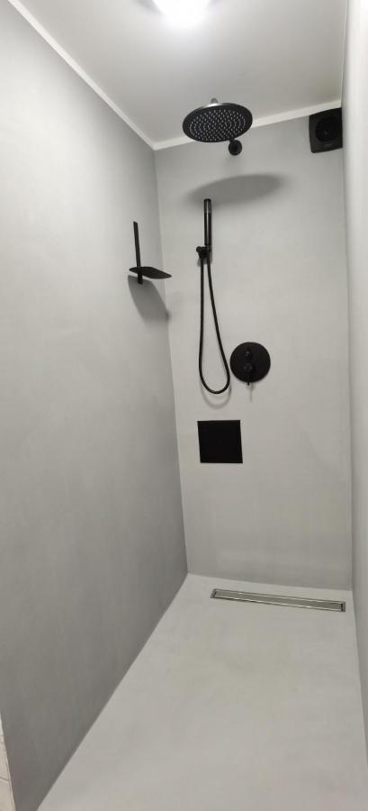 שומן Mitra Luxury Apartments מראה חיצוני תמונה