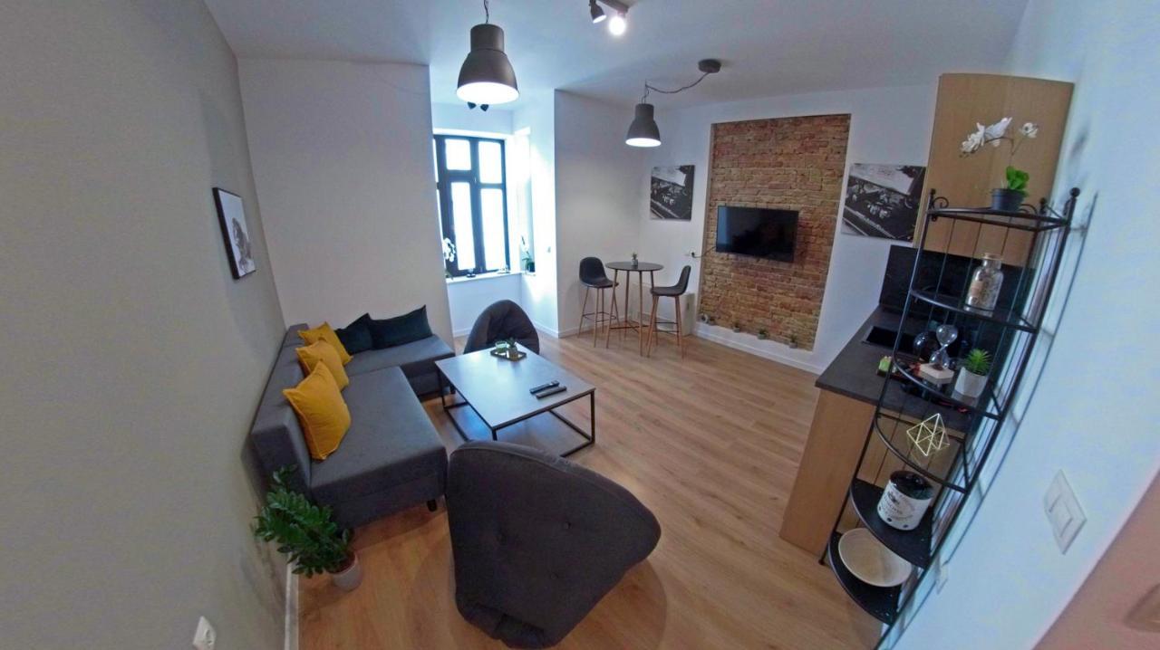 שומן Mitra Luxury Apartments מראה חיצוני תמונה
